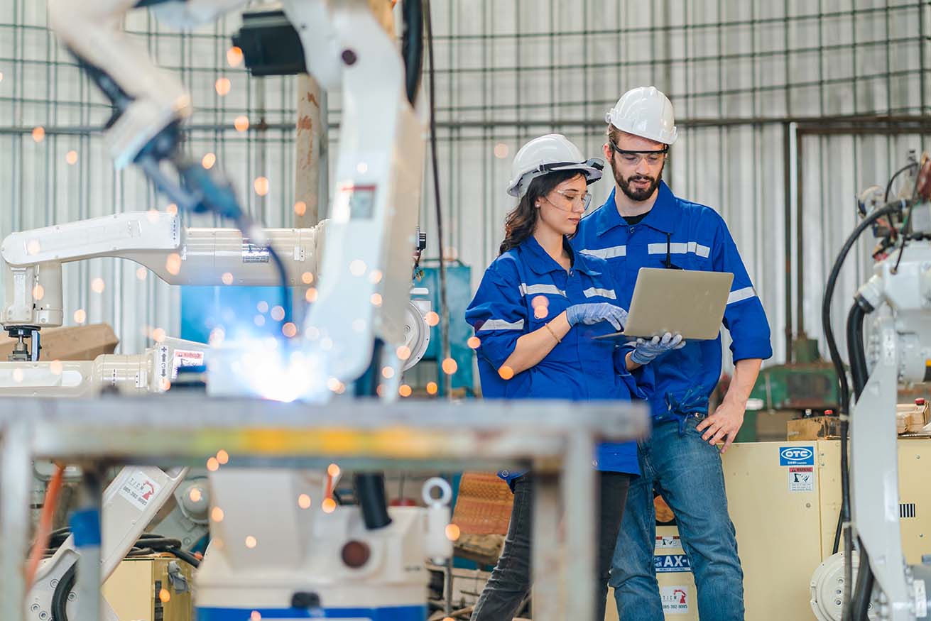 How manufacturers Use Business Central to optimize operations