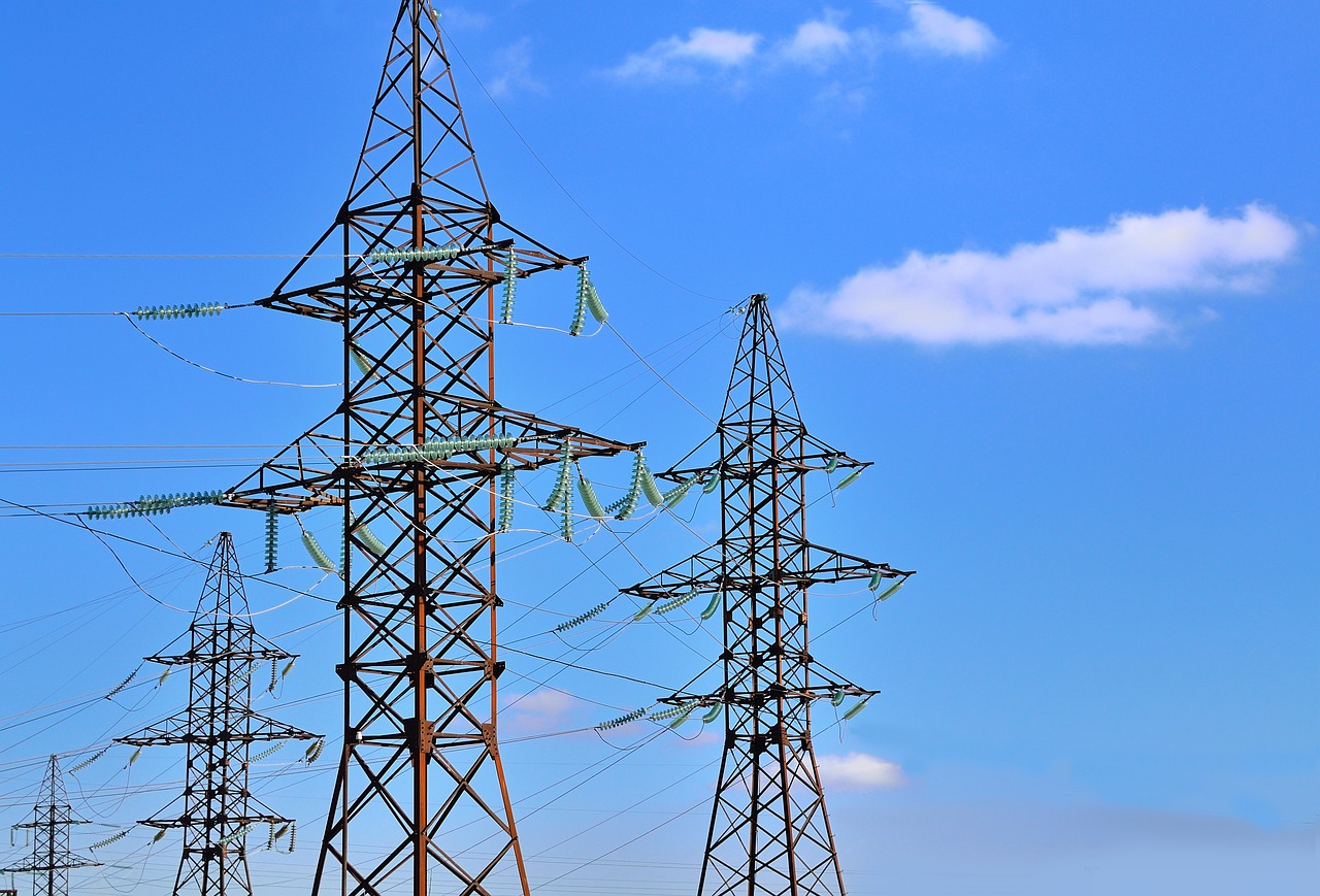 What role does electric power distribution play in sustainable and energy-efficient buildings?