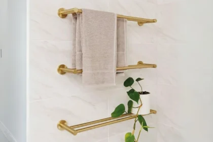 Towel Rails vs Standard Rails: Which Is Right for You?