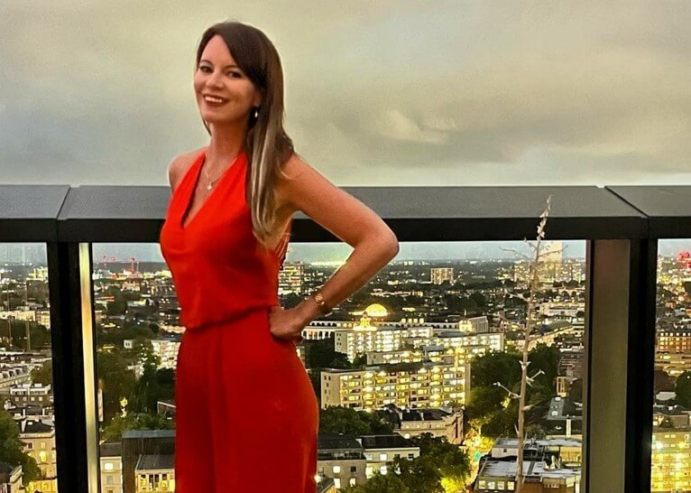 Elizabeth Rizzini Hips